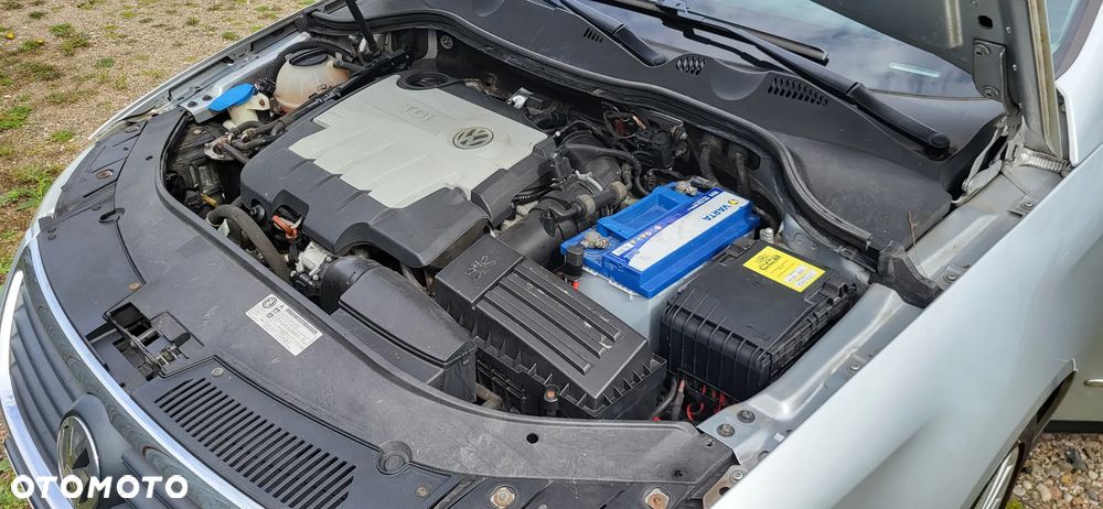 Volkswagen Passat 2.0 TDI DPF DSG Highline - 28