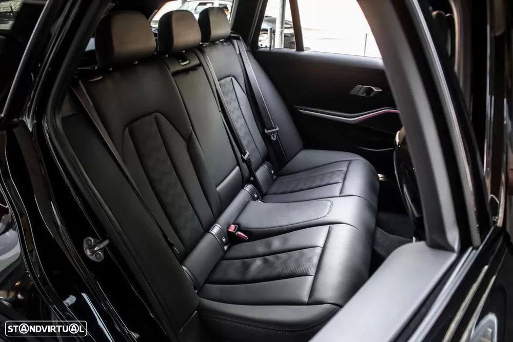 BMW M3 Competition xDrive - 41