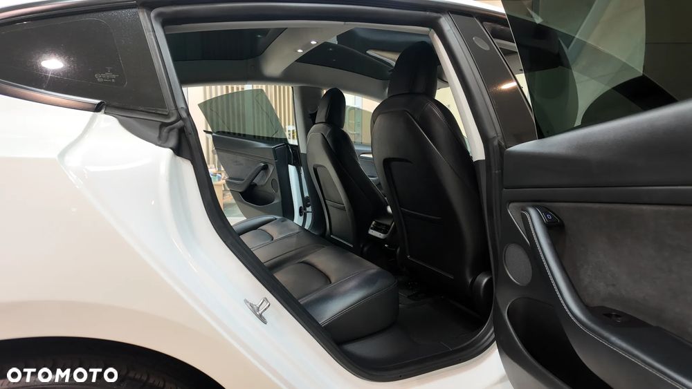 Tesla Model 3 Standard Range Plus - 28