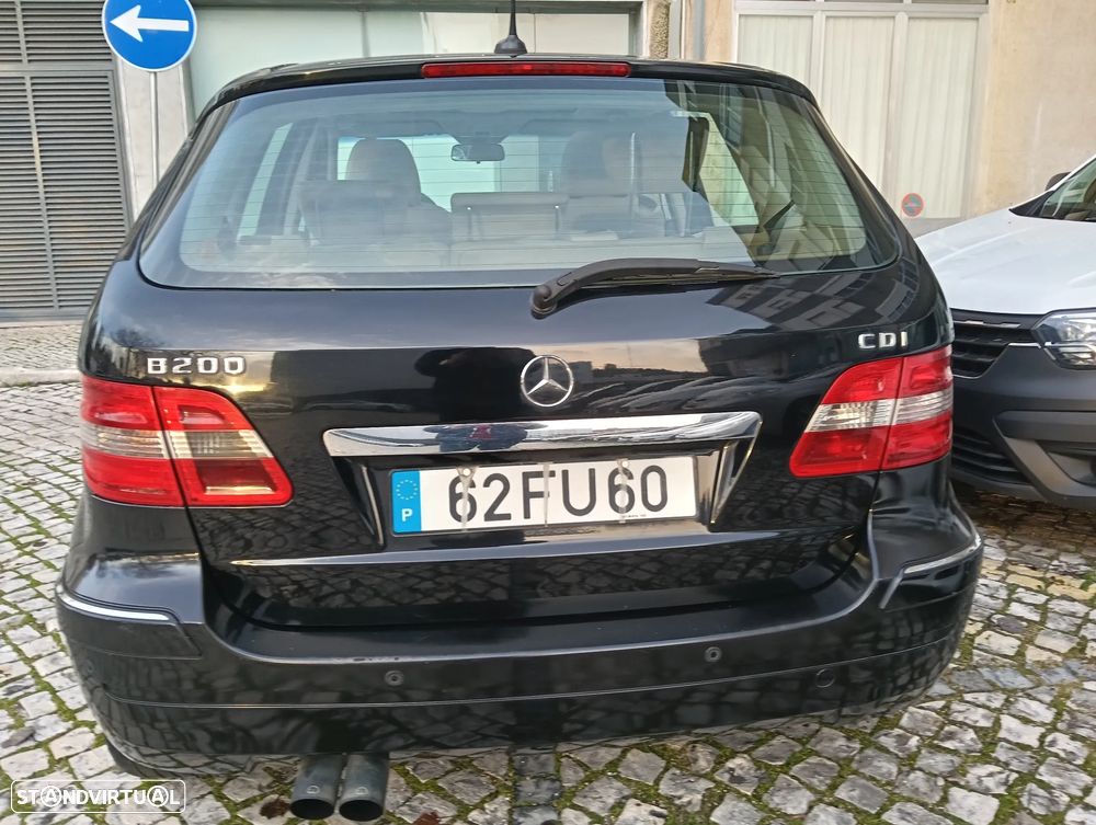 Mercedes-Benz B 200 CDI - 4