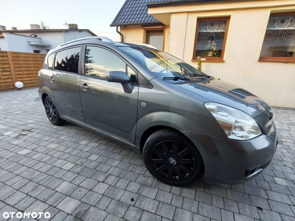 Toyota Corolla Verso - 3