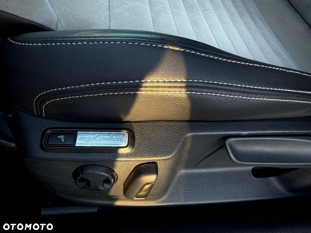 Volkswagen Passat 2.0 TDI 4Mot Elegance DSG - 15