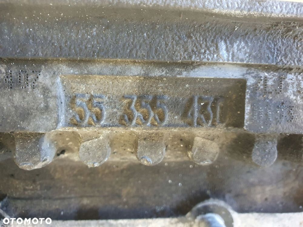 Opel Corsa D 1.2 16V GŁOWICA CYLINDRÓW 55355430 - 2