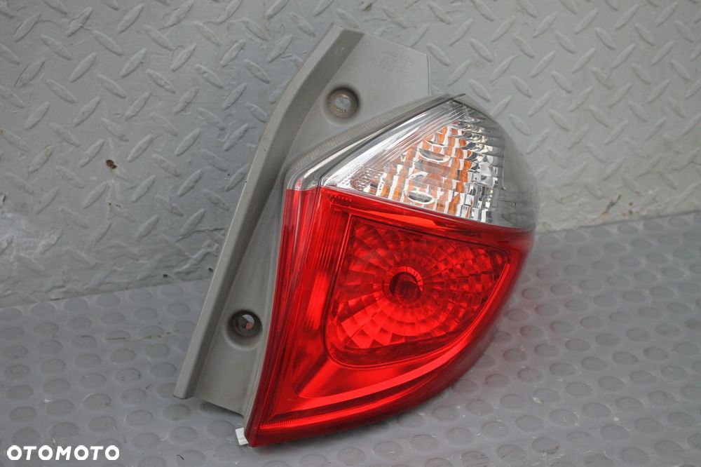 LAMPA PRAWY TYŁ PRAWA TYLNA TOYOTA VERSO-S 10-15 - 2