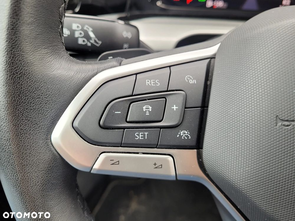 Volkswagen Golf - 10