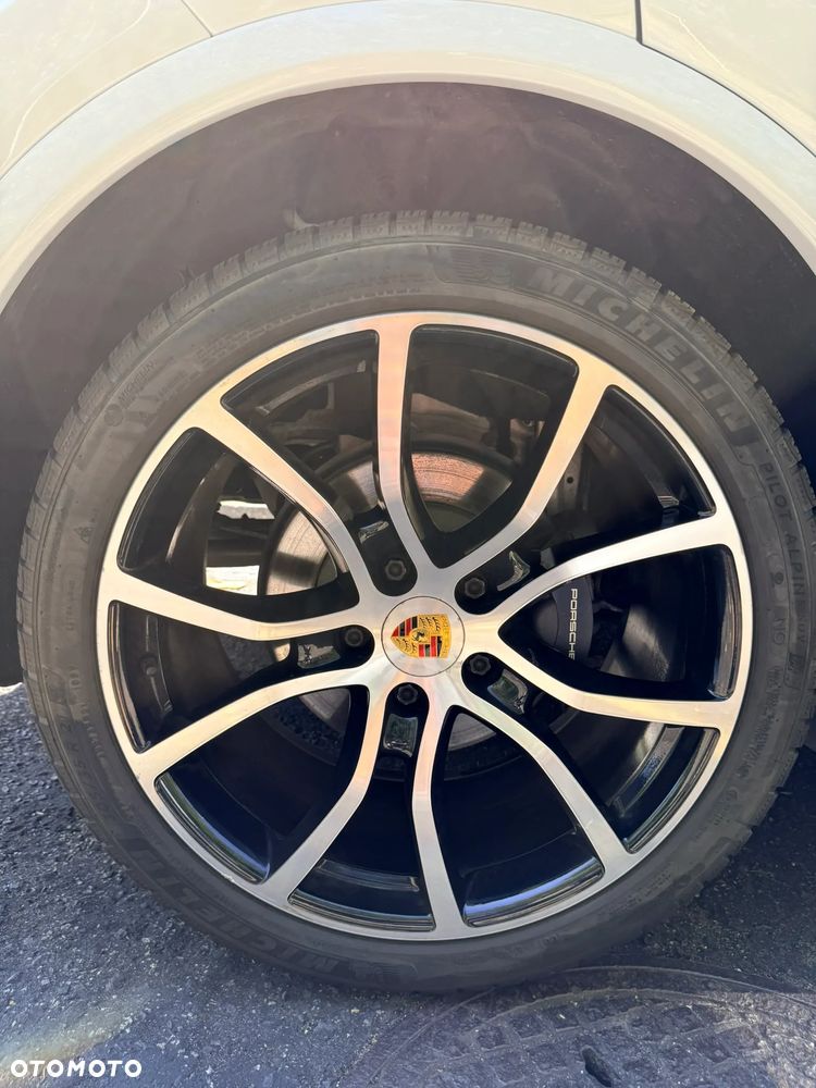 Porsche Cayenne Standard - 17