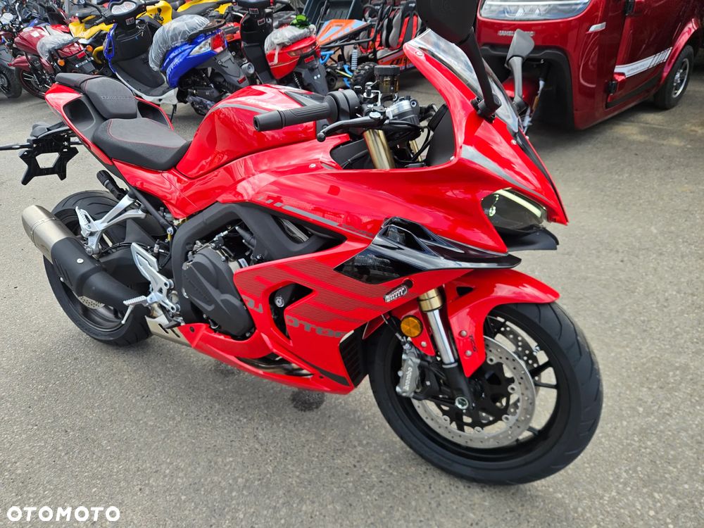 QJMOTOR SRK 800RR - 4