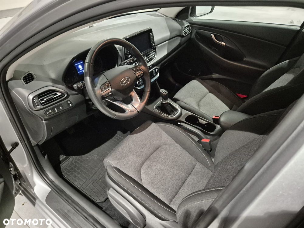 Hyundai i30 1.5 T-GDI 48V Smart - 11