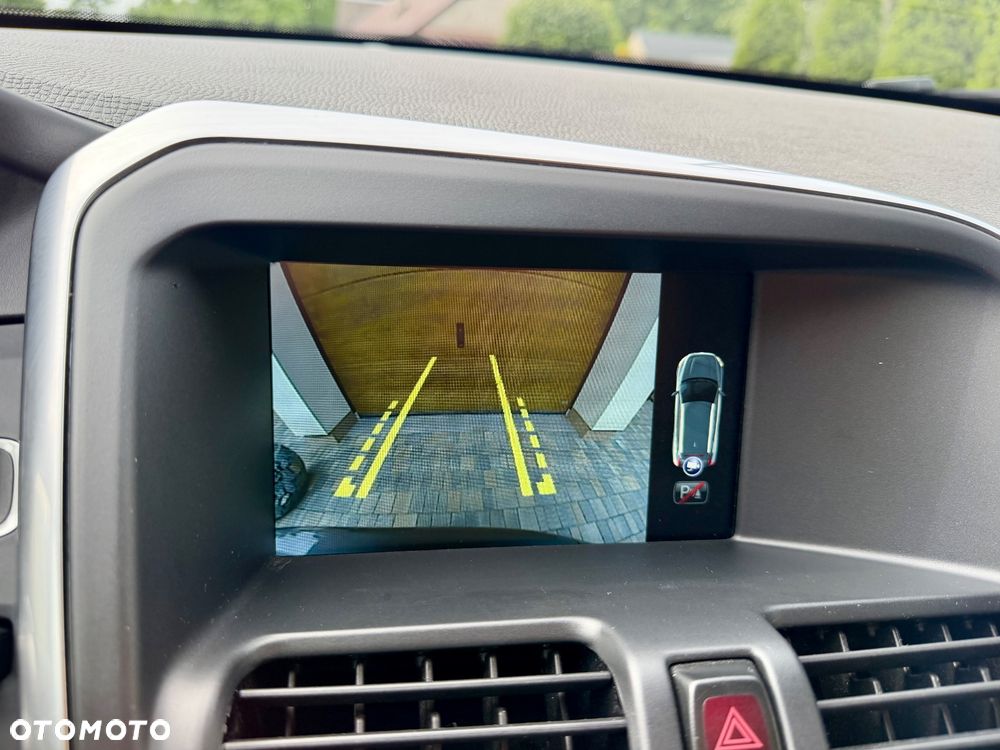 Volvo XC 60 D4 Drive-E R-Design Momentum - 25