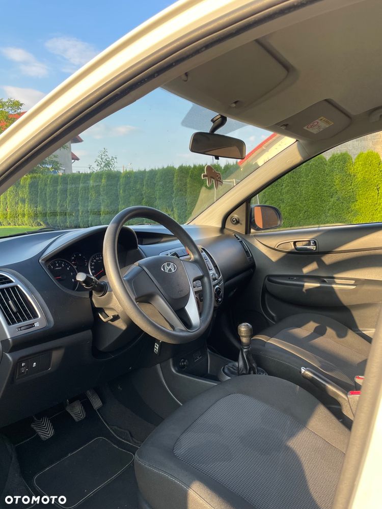 Hyundai i20 - 15