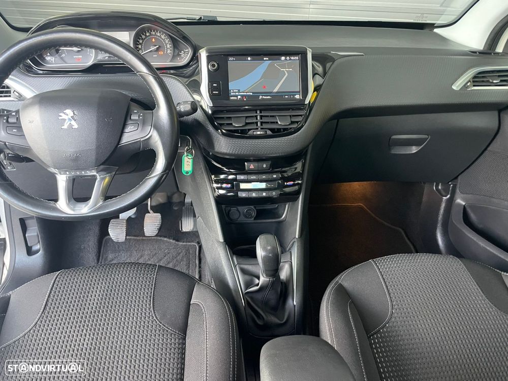 Peugeot 208 1.2 PureTech Allure - 11