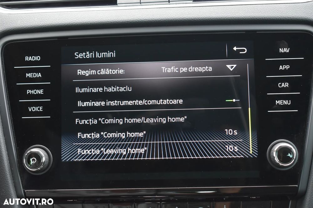 Skoda Octavia 2.0 TDI AMBITION DSG - 26