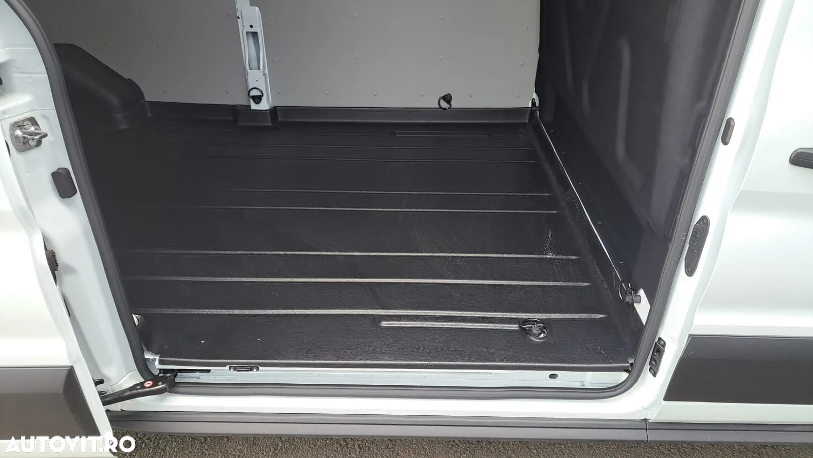 Ford NEW TRANSIT VAN L3H2 FWD - 13