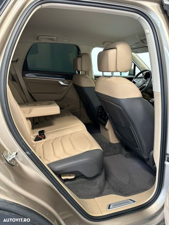 Volkswagen Touareg V6 TDI Elegance - 23