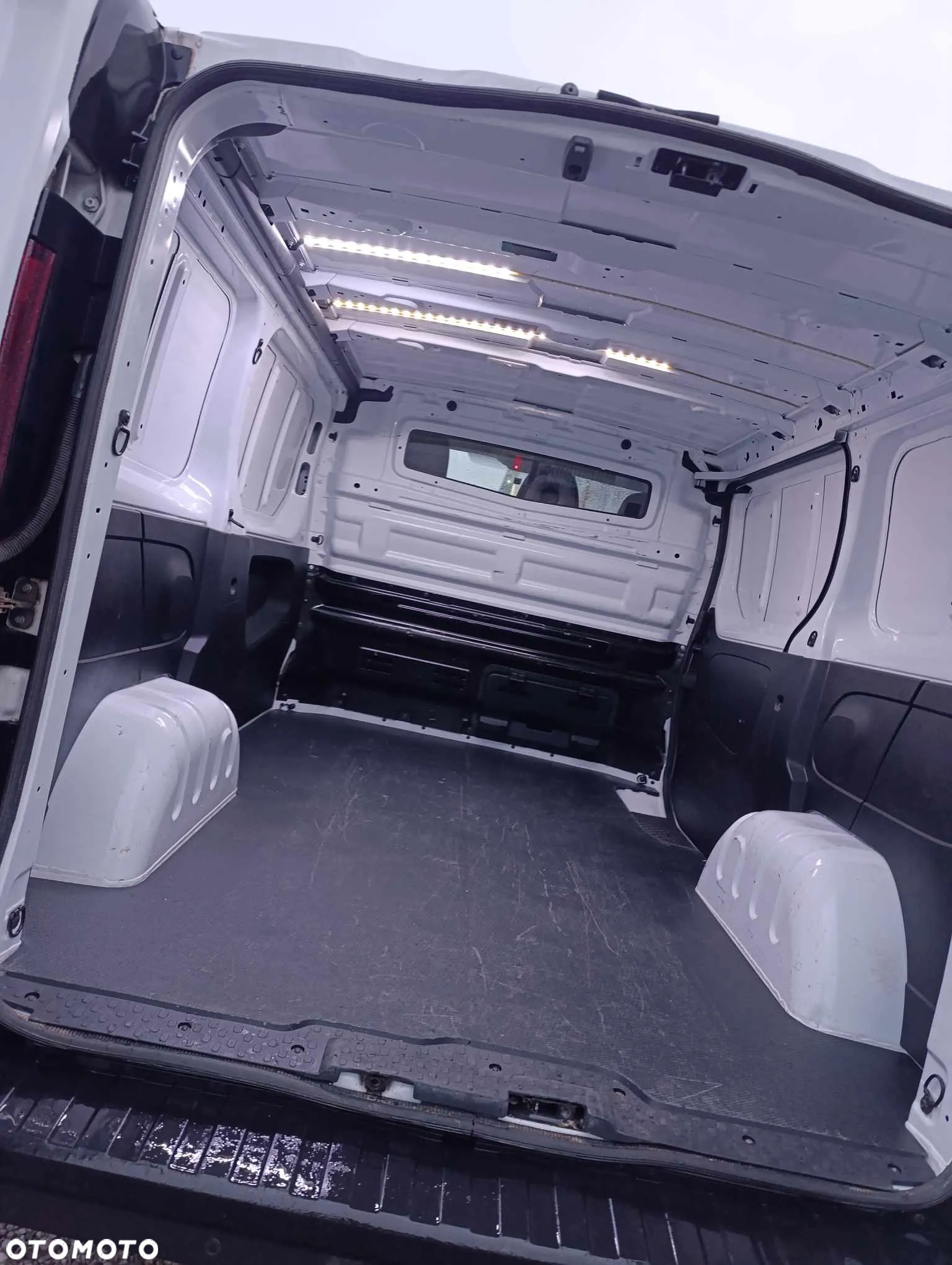 Renault Trafic - 8