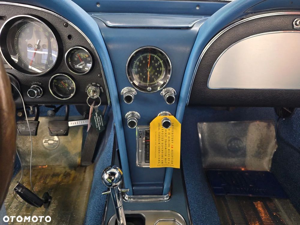 Chevrolet Corvette - 8