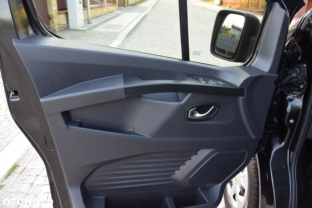 Renault Trafic - 15