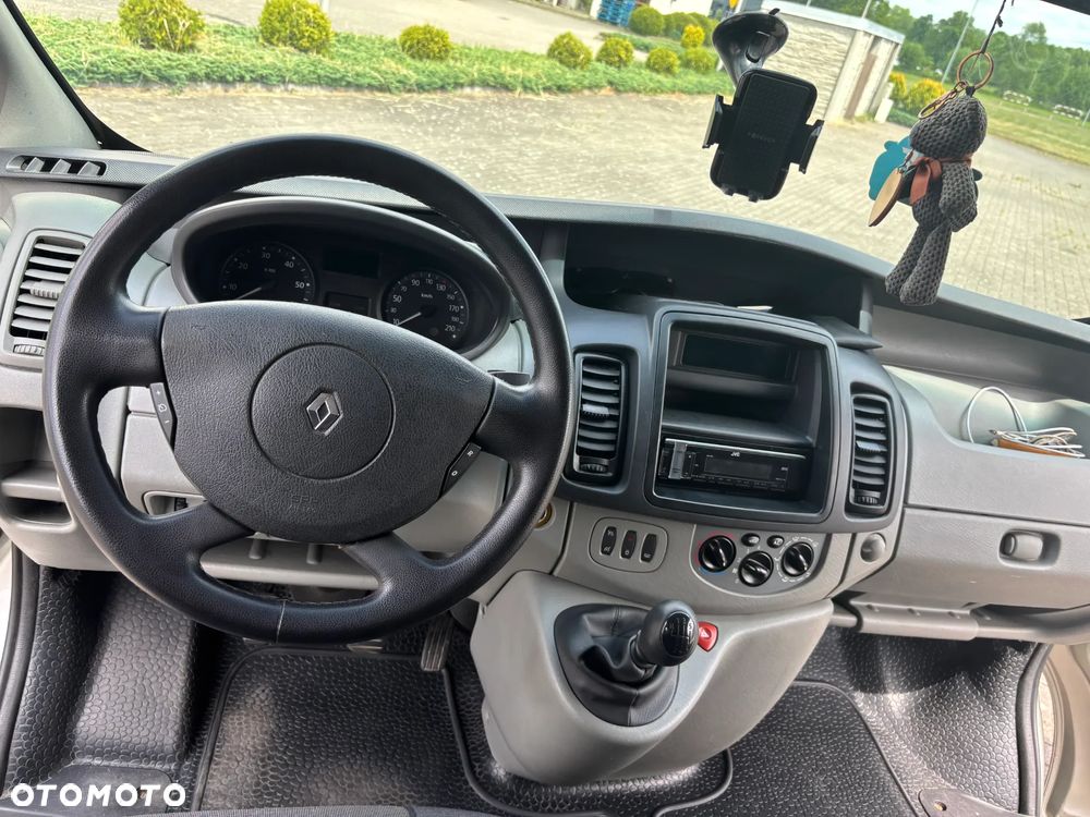 Renault TRAFIC - 11
