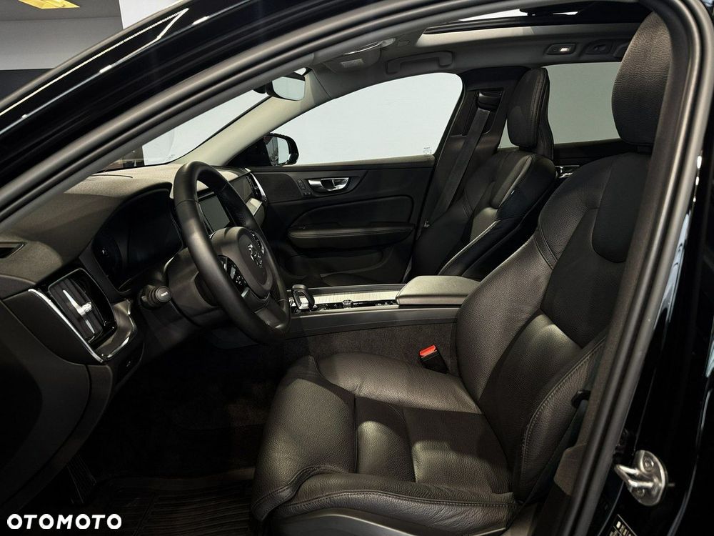 Volvo V60 Cross Country - 17