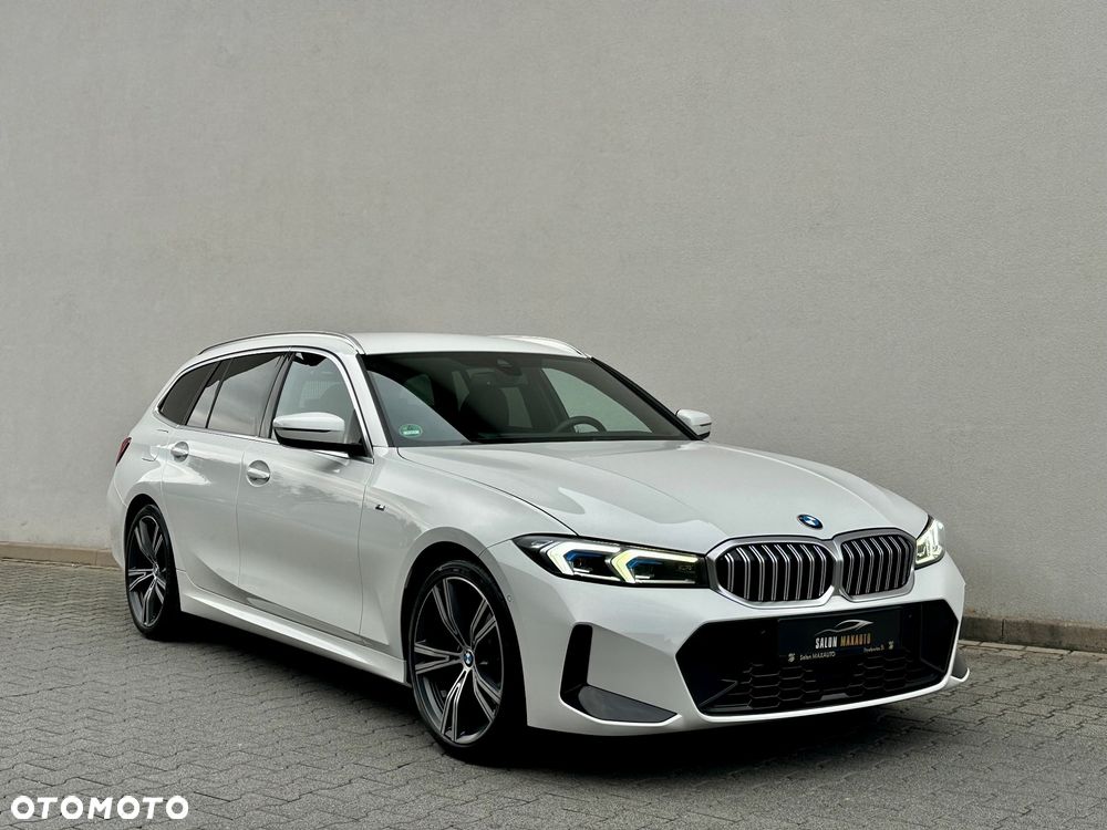 BMW 3 Series 2023 photo 2