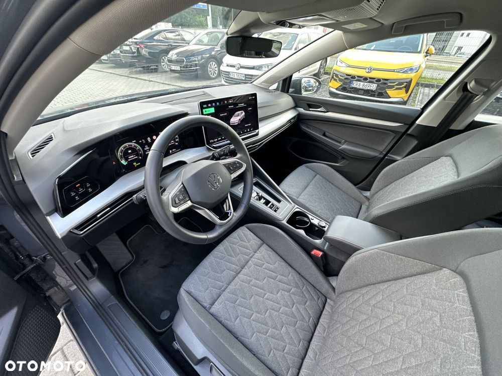Volkswagen Golf - 10