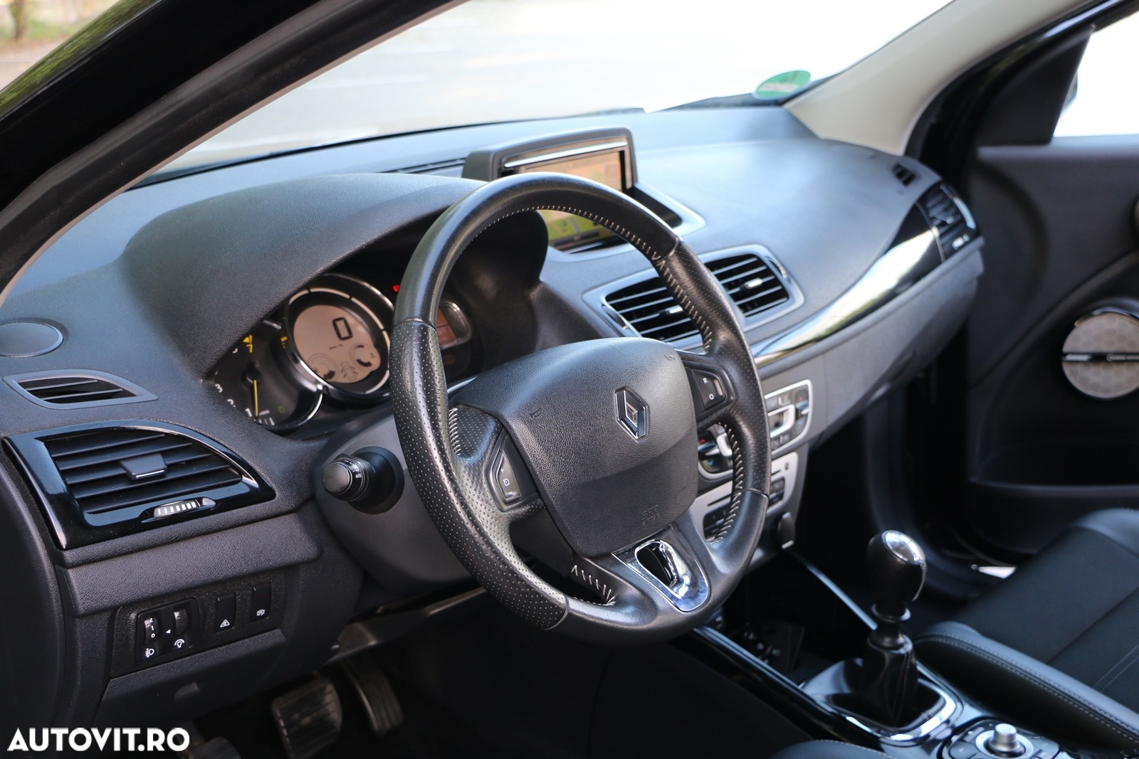 Renault Megane Grandtour ENERGY TCe 115 Start & Stop Bose Edition - 19