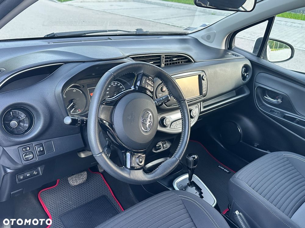 Toyota Yaris Hybrid 100 Premium EU6 - 37