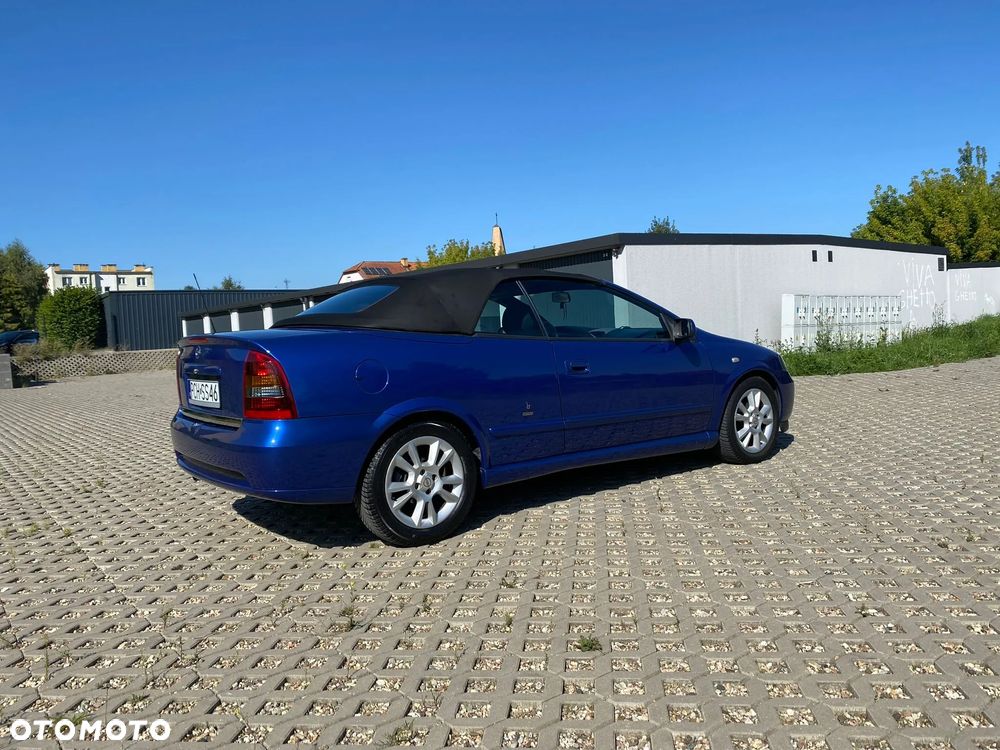 Opel Astra 1.6 Sportive - 4
