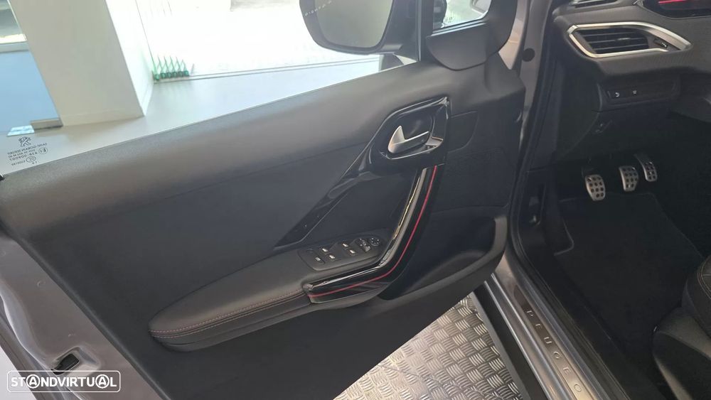 Peugeot 2008 1.6 BlueHDi GT Line - 34