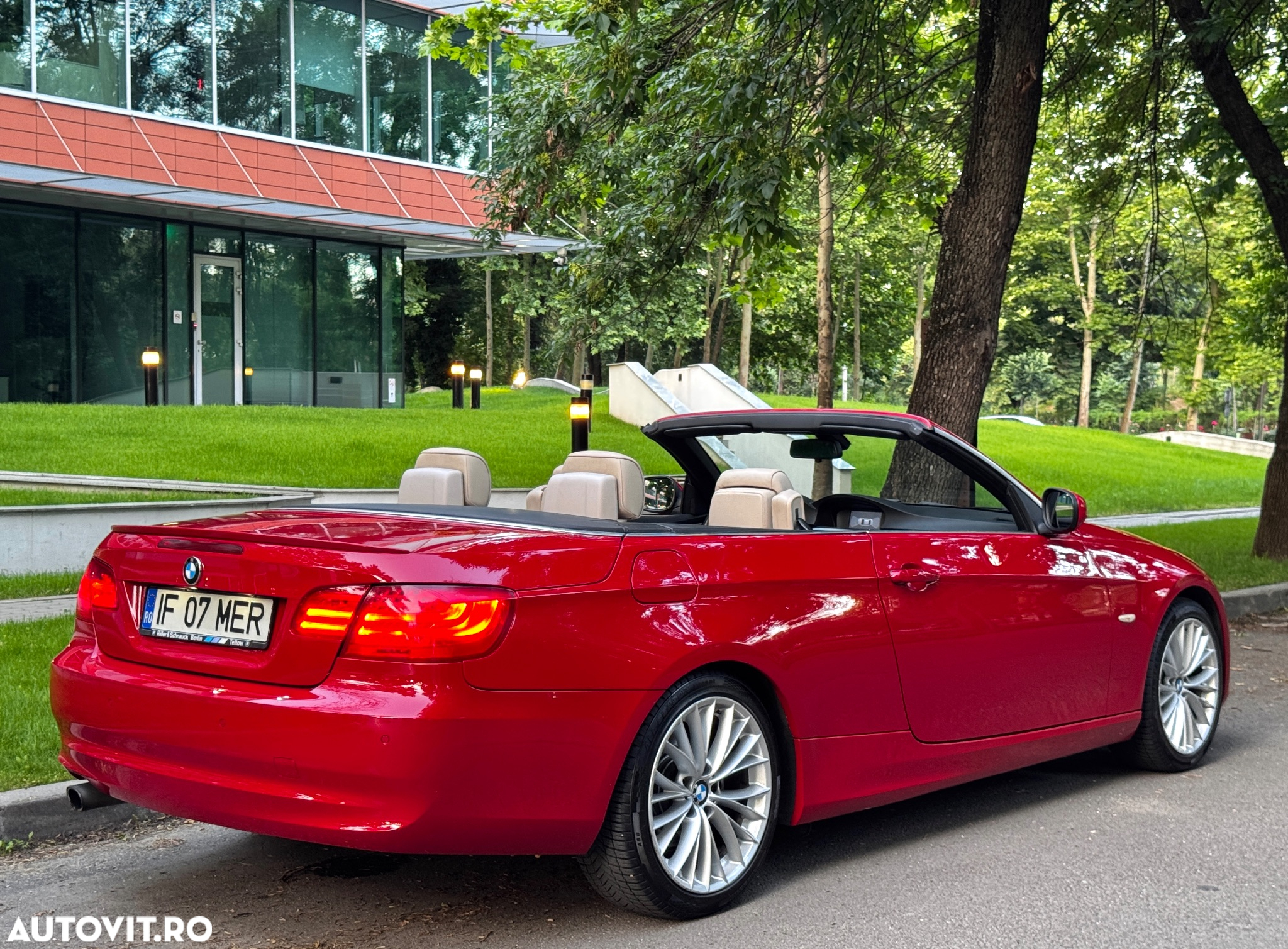 BMW Seria 3 318i - 4