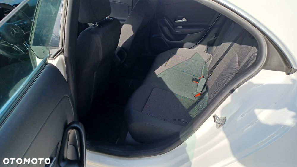 Mercedes-Benz CLA 200 7G-DCT - 11
