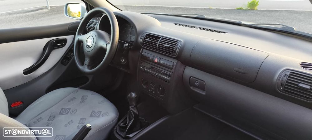 SEAT Leon 1.6 16V Signo - 15