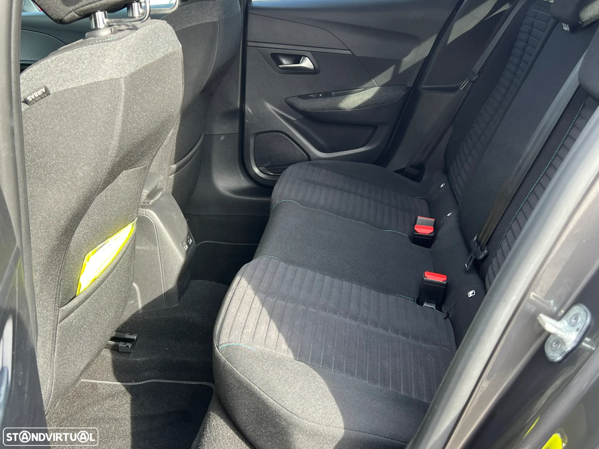 Peugeot 208 1.2 PureTech Allure Pack EAT8 - 12