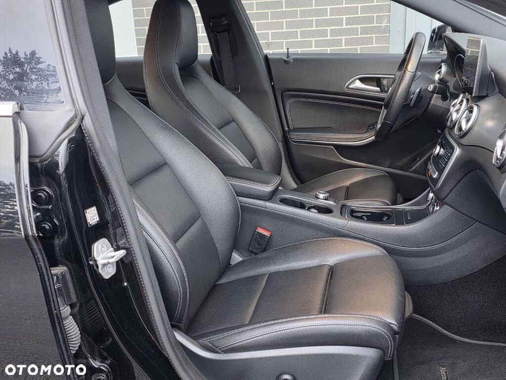 Mercedes-Benz CLA 250 4-Matic - 17