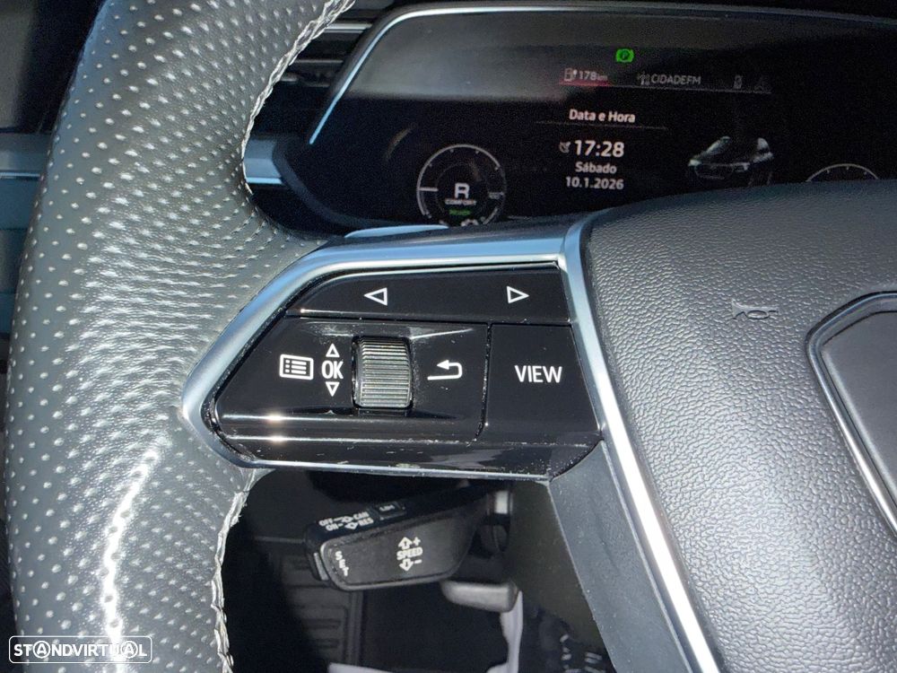 Audi e-tron 55 quattro S line - 36