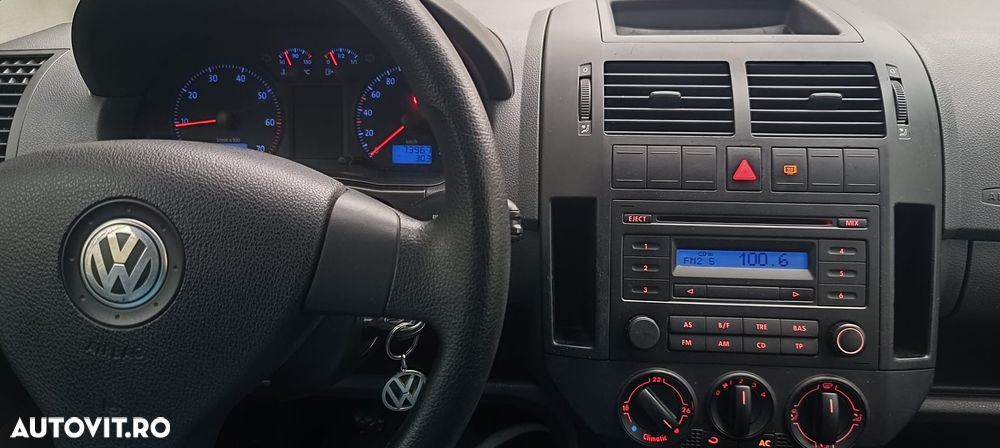 Volkswagen Polo 1.2 Attractive - 2