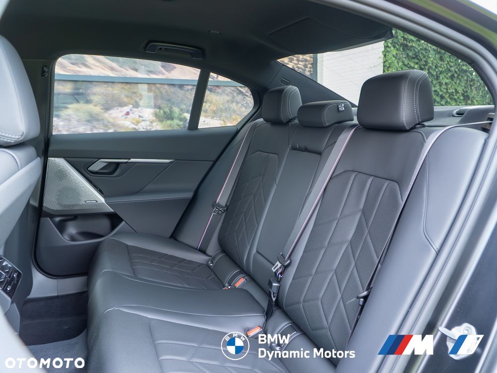 BMW Seria 5 540d xDrive - 23