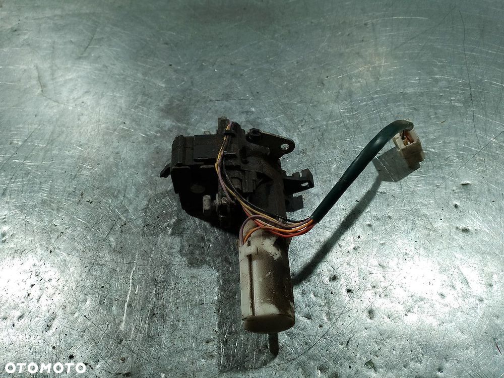 ZAMEK KLAPY LANCIA THESIS - 1