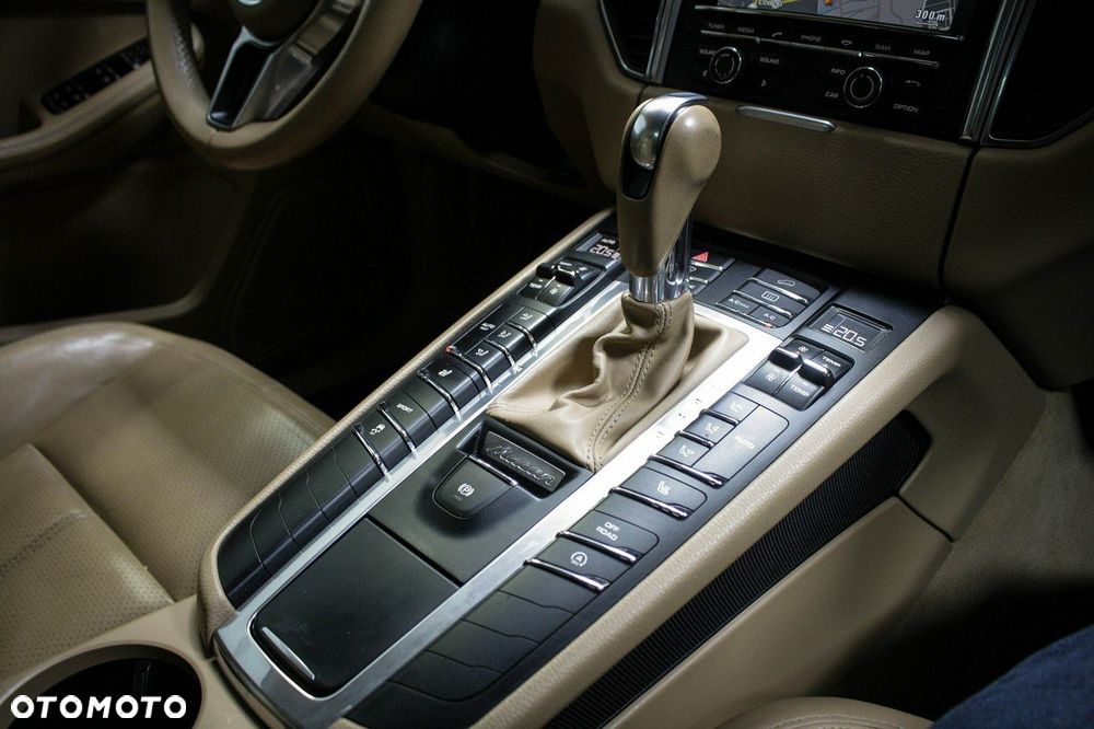 Porsche Macan - 22