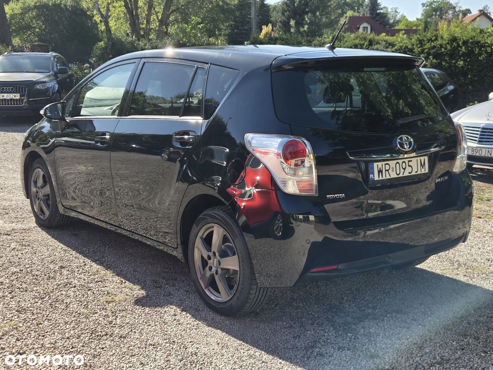 Toyota Verso 1.8 Premium - 18