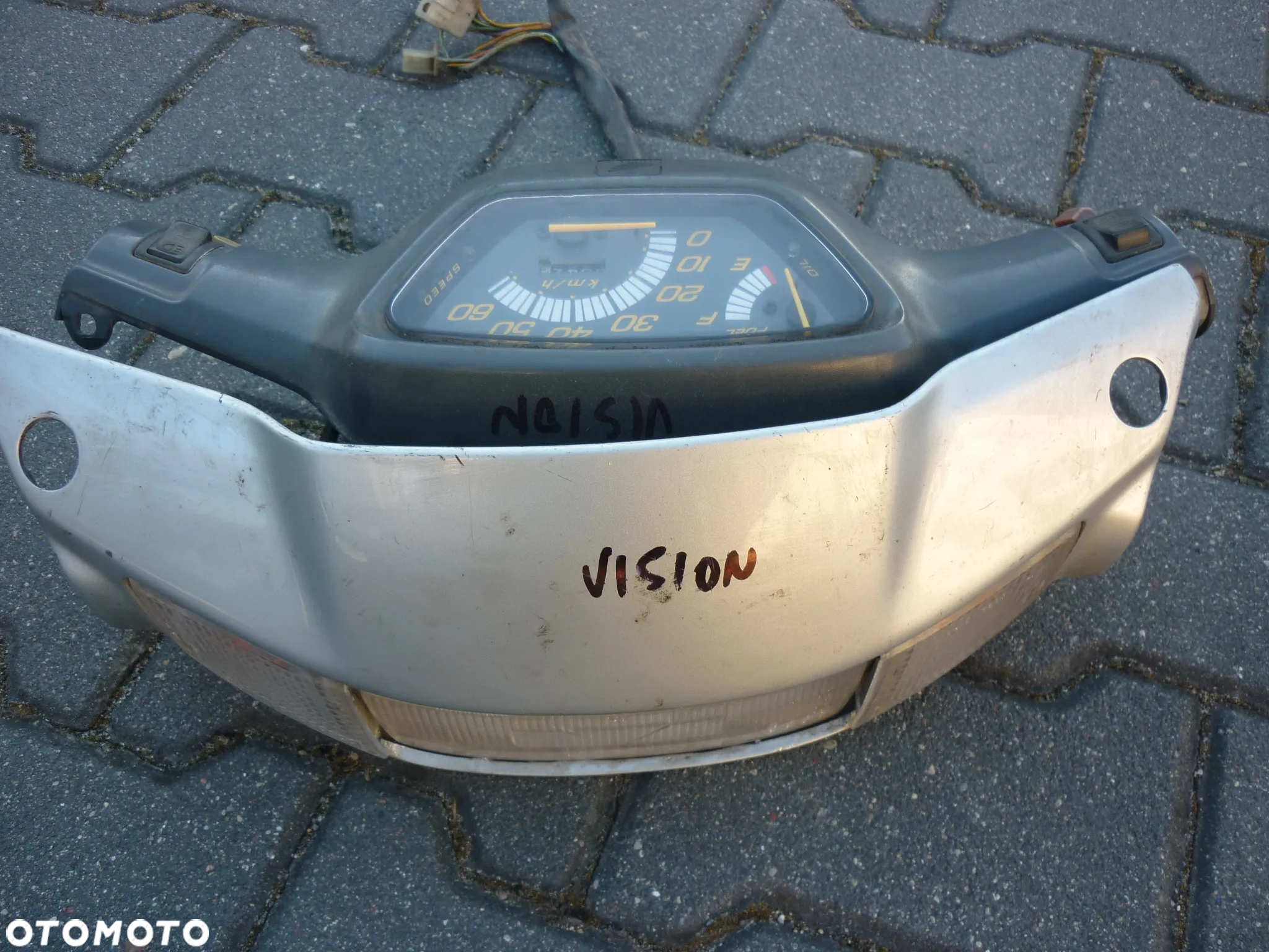 Licznik lampa owiewka Honda Vision 50  2T - 14