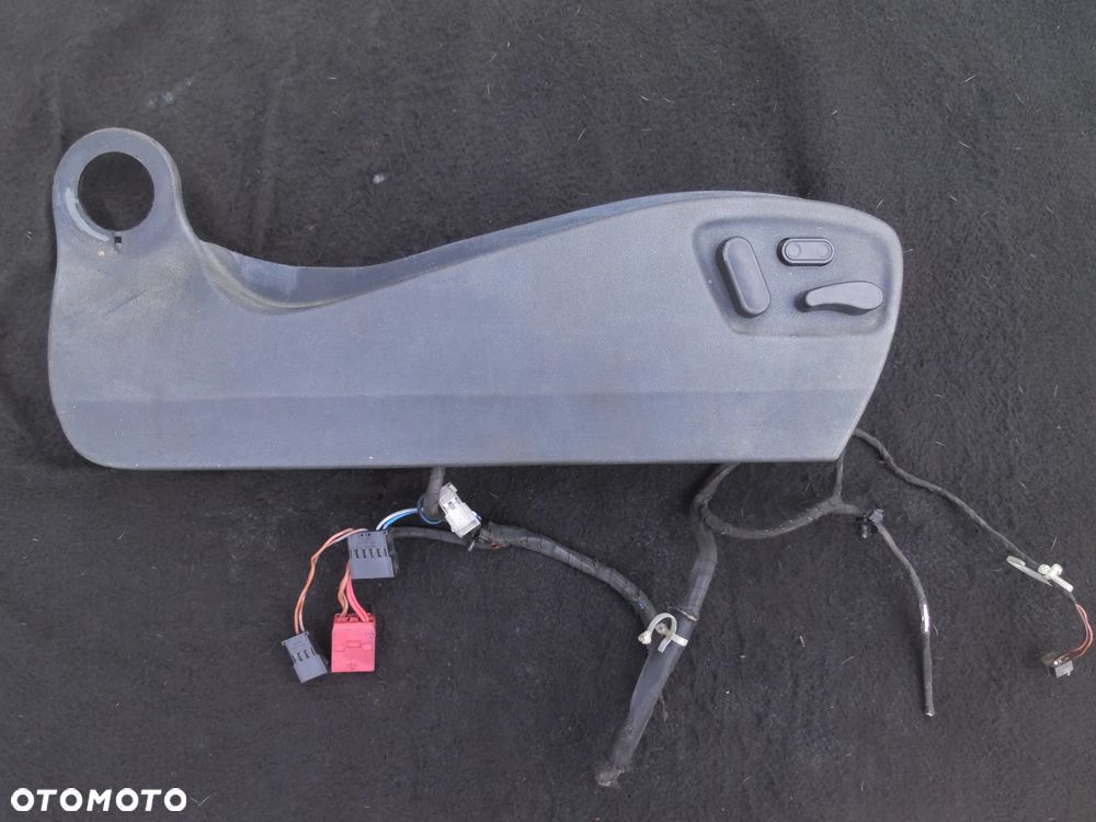 AUDI A3 S3 8L REGULACJA FOTELA RECARO 73003022 WTYCZKI INSTALACJA - 1