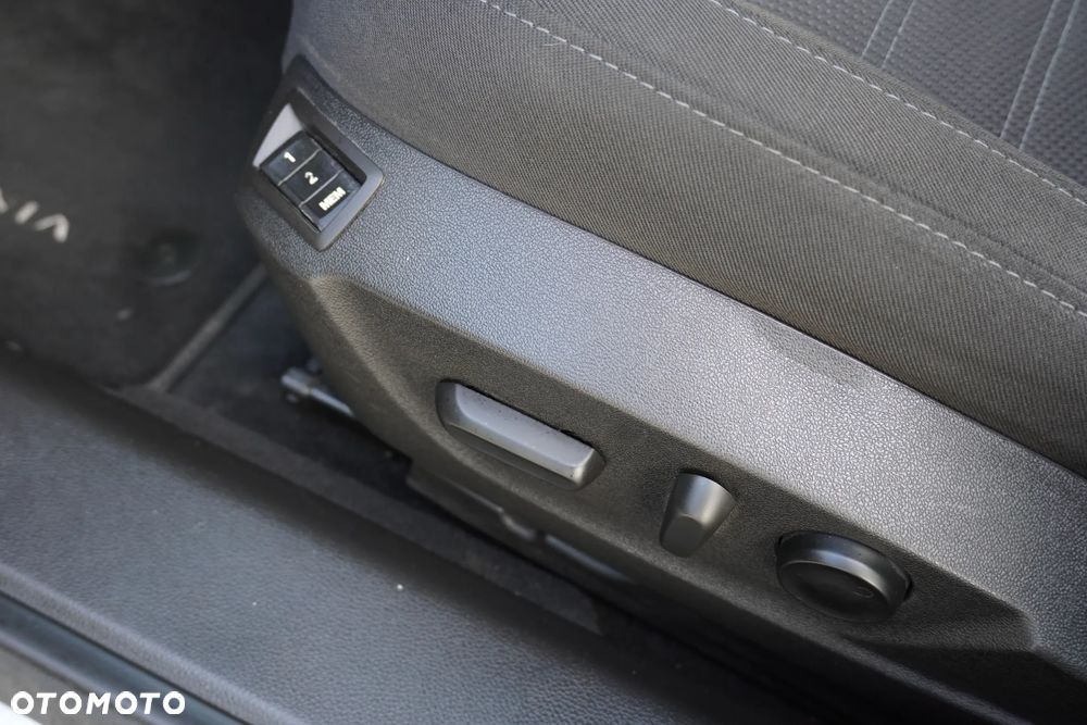 Opel Insignia 1.6 Turbo Cosmo - 29