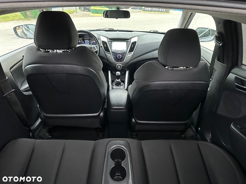 Hyundai Veloster - 21