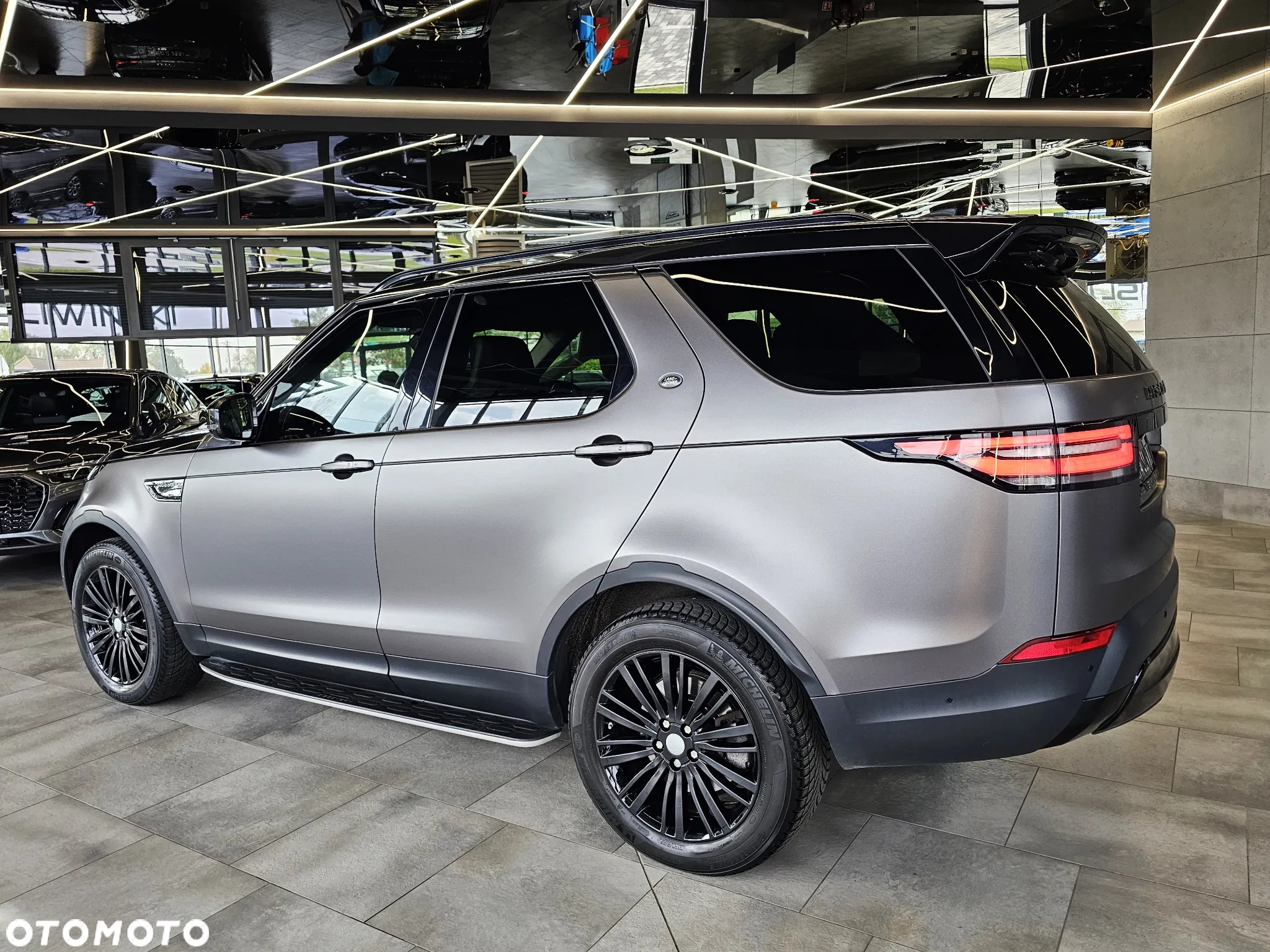 Land Rover Discovery V 2.0 TD4 HSE - 5