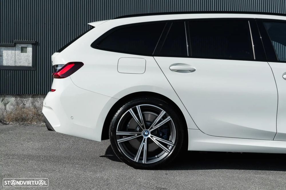 BMW 330 e Pack M Auto - 41