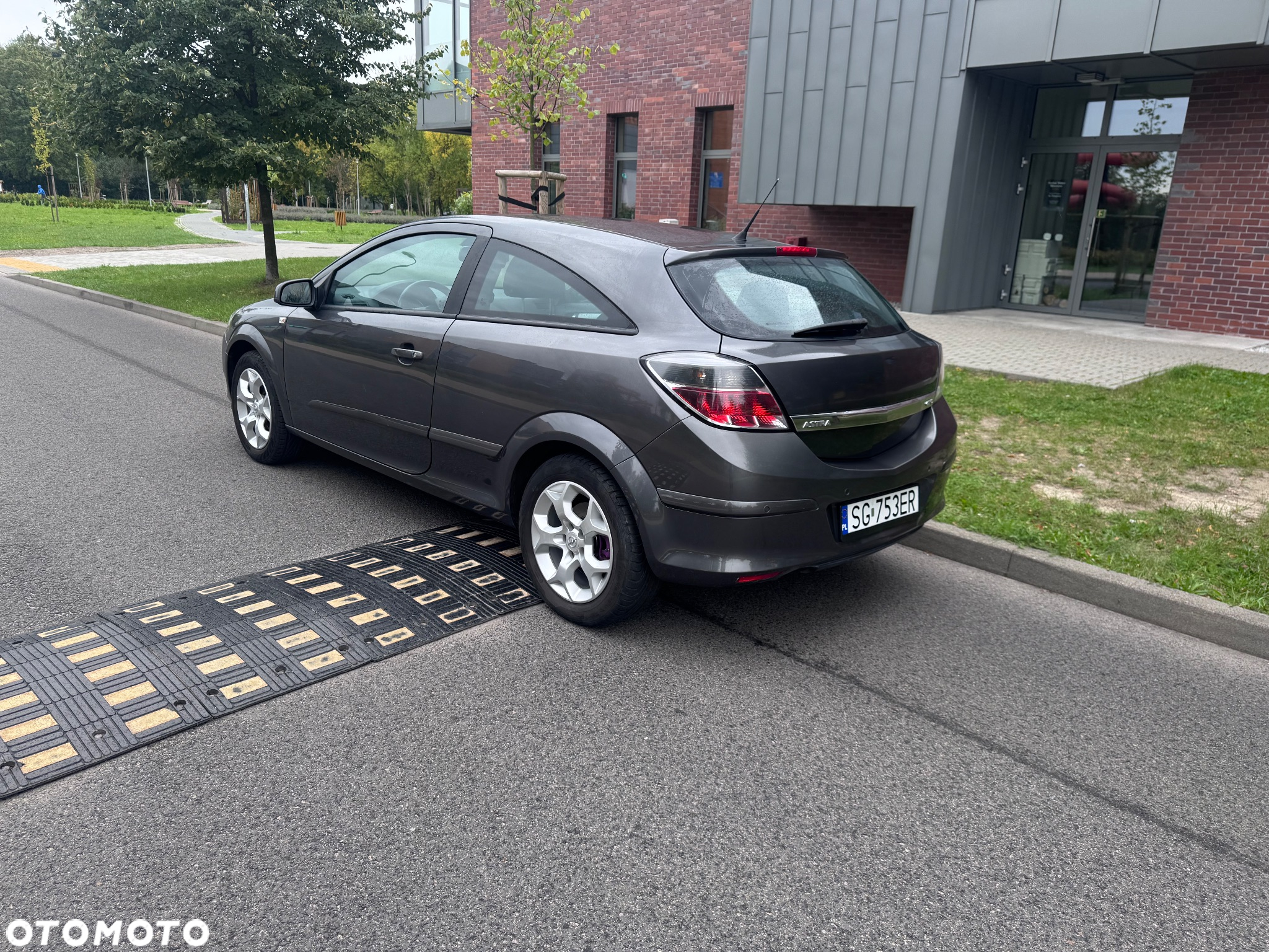 Opel Astra GTC 1.8 Sport - 3
