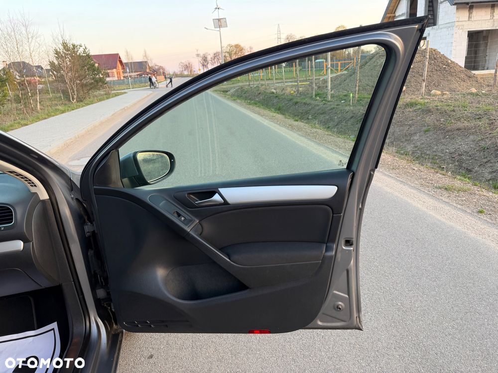 Volkswagen Golf 1.6 TDI DPF BlueMotion Technology Team - 36