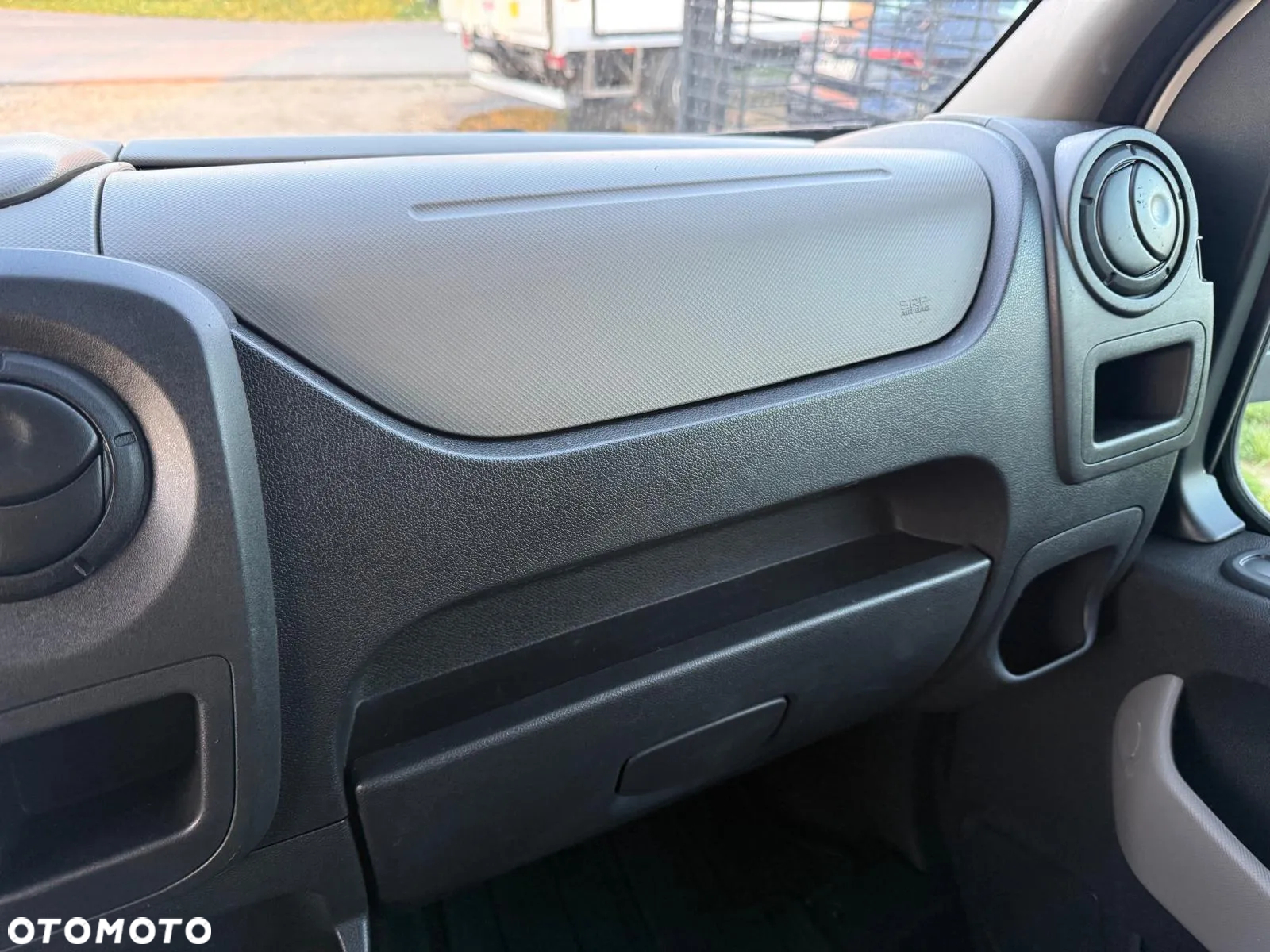 Nissan NV400 - 15