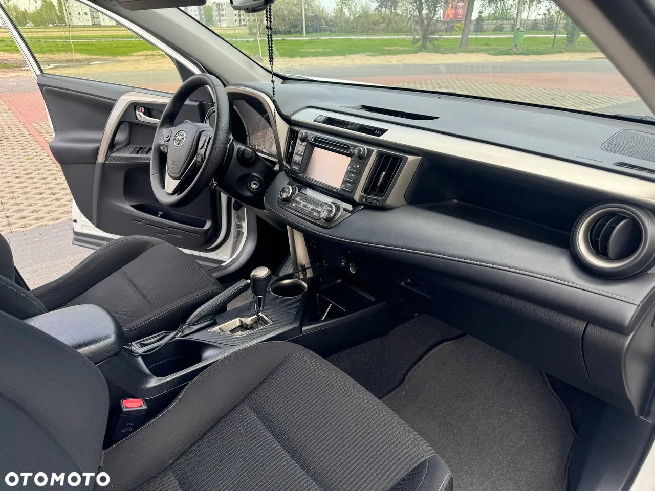 Toyota RAV4 2.2 D-CAT Premium - 8